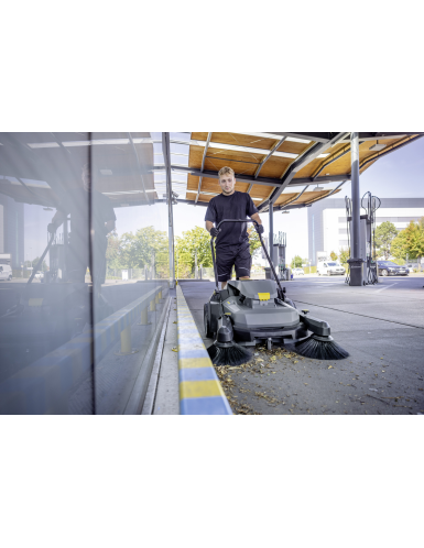 KM 70/30 C 2SB BP - Mašina za metenje